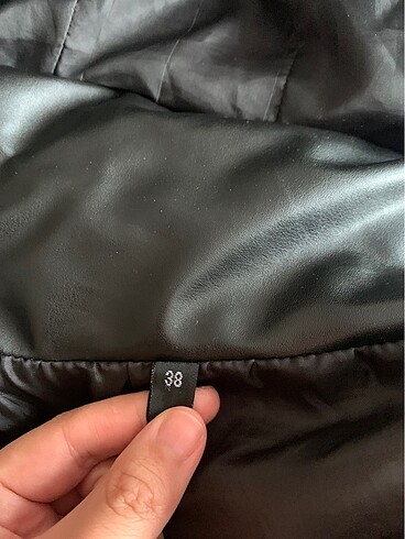 m Beden siyah Renk Deri şişme mont
