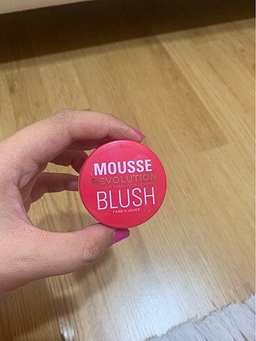 Makeup revolution mousse blush