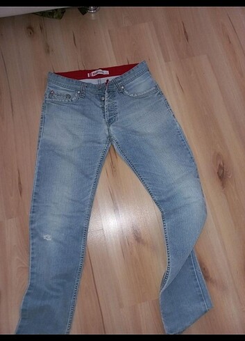 Levis