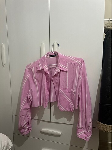Pembe crop gömlek