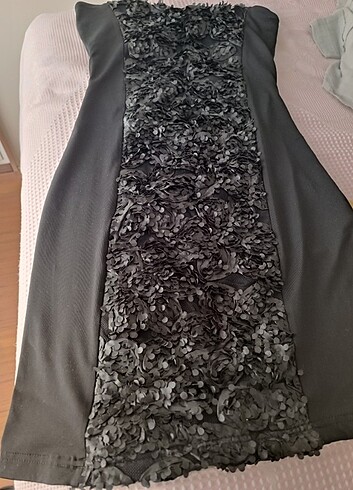 Hiç giyilmedi kilo aldığım için satıyorum