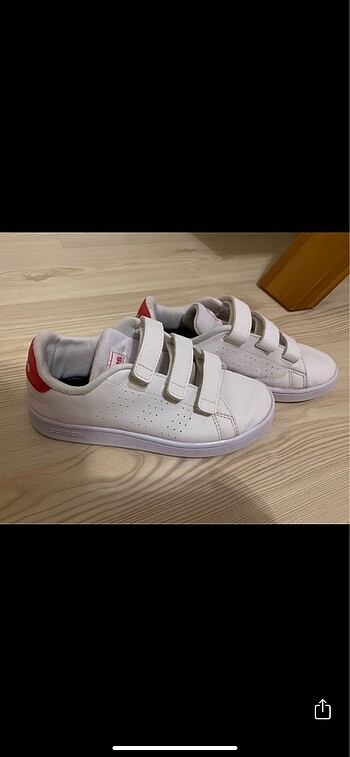 Adidas Sadece 2 ay giyilmiştir