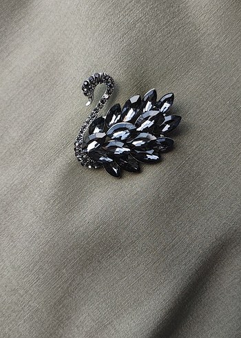 Gri Payetli Kuğu Broş - Görsel 2