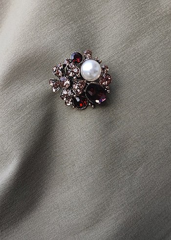 Bordo Pullu Kadın broş - Görsel 3