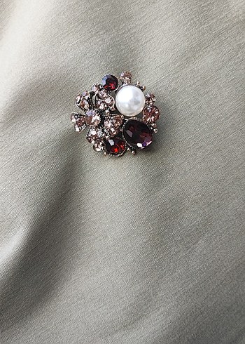 Bordo Pullu Kadın broş - Görsel 2