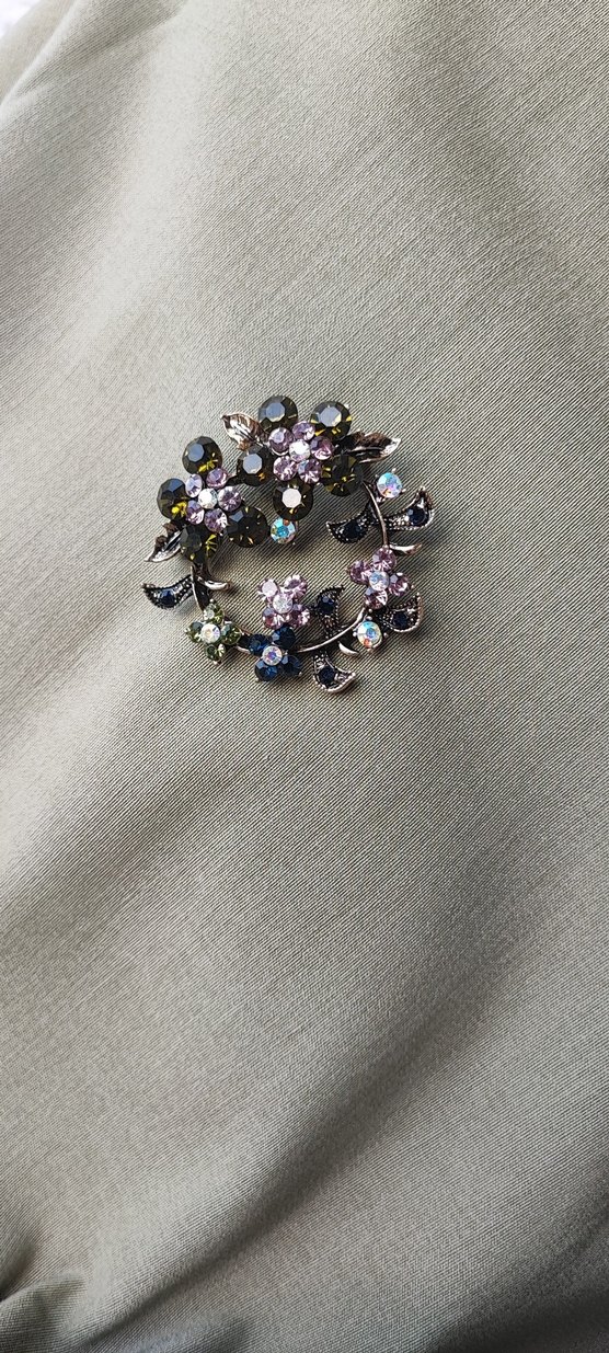 Payetli Çok Renkli Kadın Broş - Görsel 3