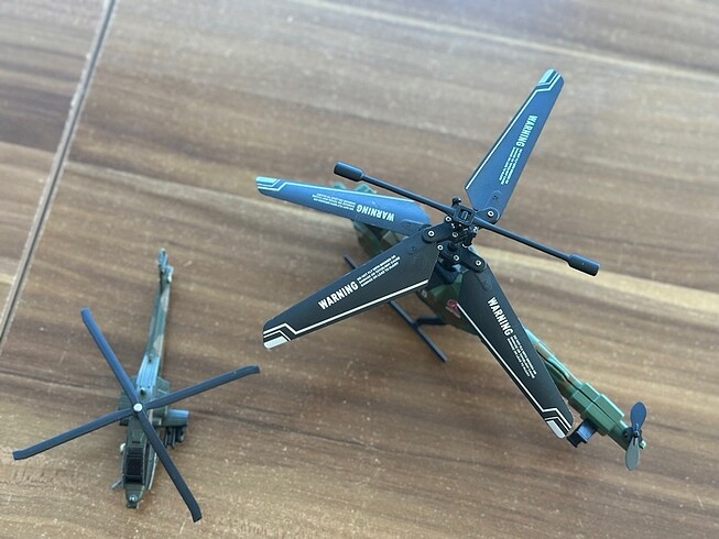  Model helikopter