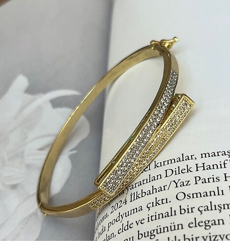 Beden İthal zirkon taş detaylı kelepçe bileklikler