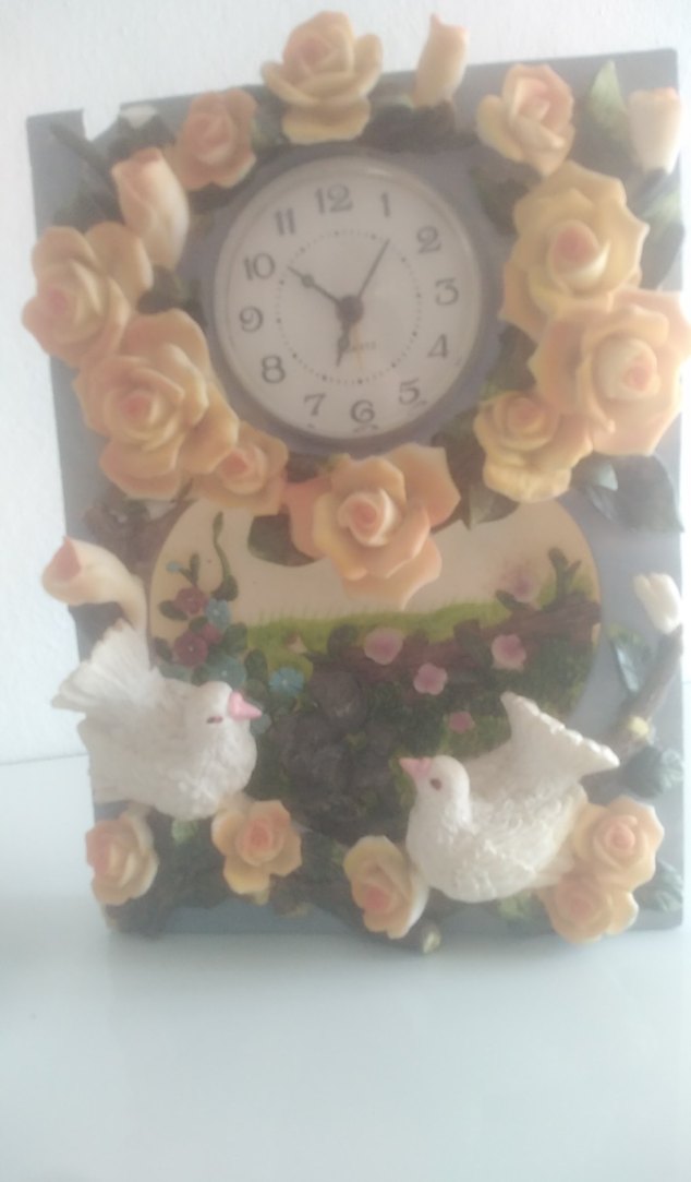 Beyaz ve Pastel Renkli Masa Saati - Görsel 2