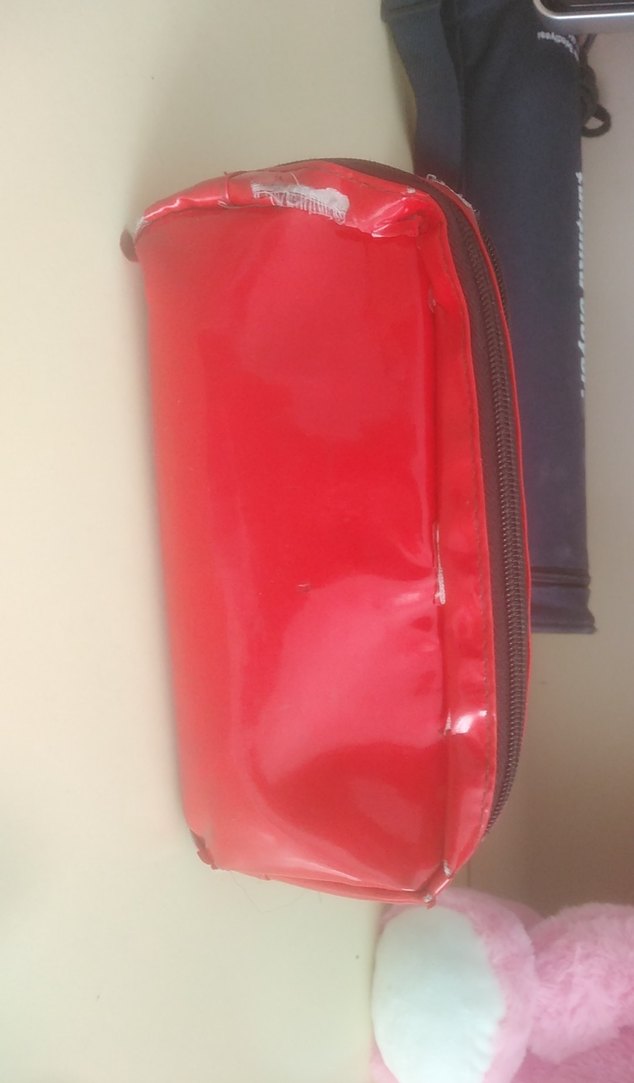 Kırmızı Hello Kitty Çocuk Kalem Kutusu - Görsel 2