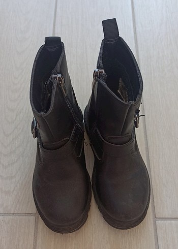 Kız çocuk Deri Kemerli Gotik Bot