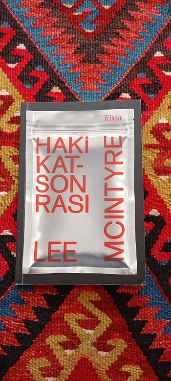 Lee Mcintyre, Hakikat Sonrası