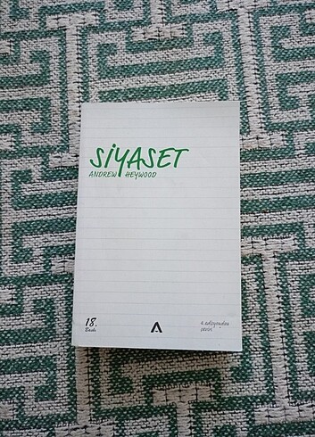 Andrew Heywood / Siyaset