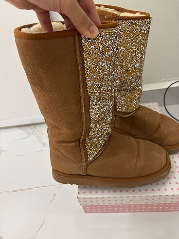 37 Beden TAŞLI TABA UGG
