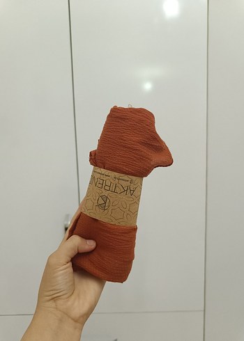 Kahverengi şal