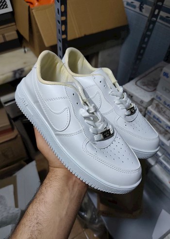 Beyaz Bağcıklı Kadın Sneaker
