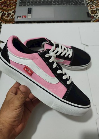 Vans Pembe Siyah Bağcıklı Kadın Sneaker