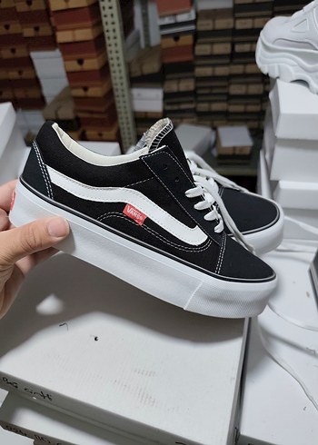 Vans Beyaz Platform Tabanlı Siyah Vans Kadın Spor Ayakkabı