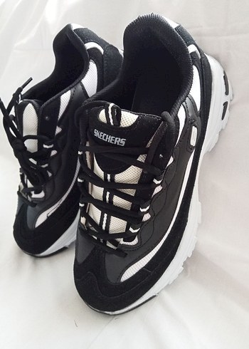 37 Beden siyah Renk Skechers Kadın Siyah Renkli Bağcıklı Spor Ayakkabı