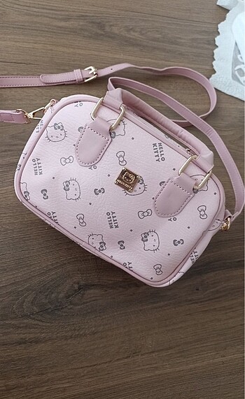 Hello Kitty Pembe Baskili Kadin Omuz Hello Kitty Çantasi