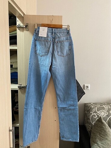 32 Beden mavi Renk Bershka Jean