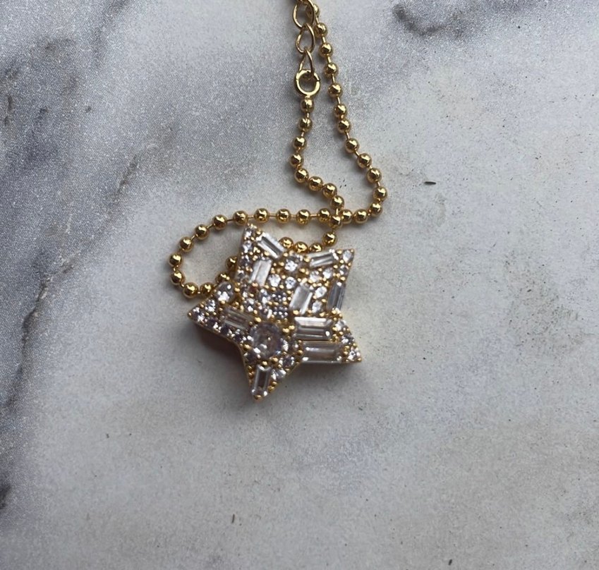 Altın Renk Zincirli Yıldız Kolye - Görsel 2