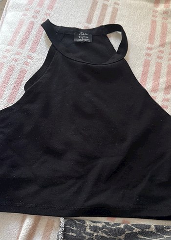 Siyah Yüksek Yakalı Kolsuz Crop Top