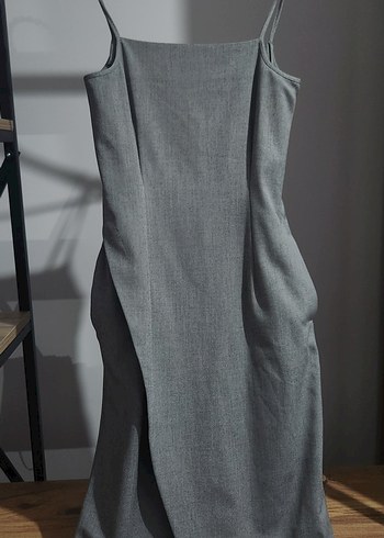 V Yakalı Gri Midi Ofis Elbisesi - Görsel 4