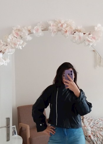 Siyah Yüksek Yakalı Kadın Deri Ceket - Görsel 2