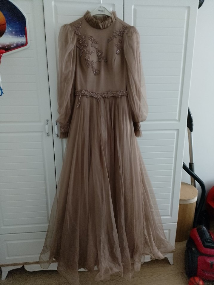 Uzun Kollu Bej Vintage Abiye Elbise - Görsel 5