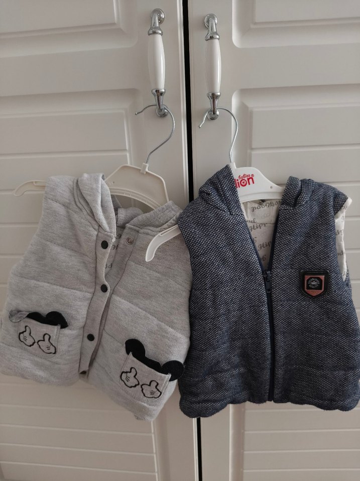 Kapüşonlu Erkek Çocuk Triko Yelek - Görsel 2