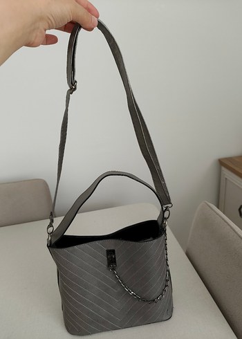 Gri Deri Yılan Desenli Zincir Detaylı Kadın Çanta - Görsel 5
