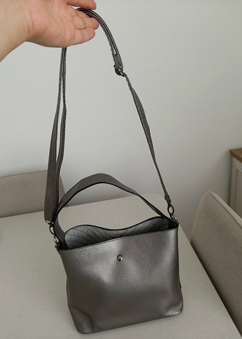 Gri Deri Yılan Desenli Zincir Detaylı Kadın Çanta - Görsel 6