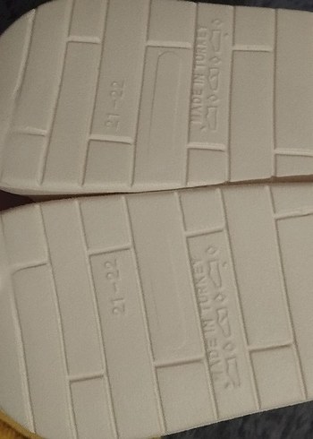 Kız Çocuk Renkli Baskılı Kaydırmaz Terlik - Görsel 4