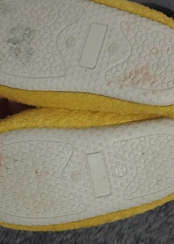 Kız Çocuk Renkli Baskılı Kaydırmaz Terlik - Görsel 3