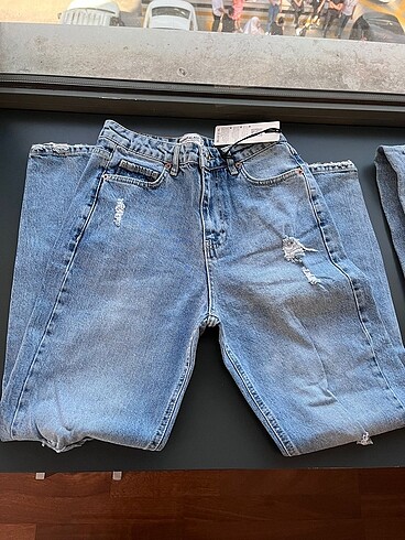 Yırtık pantolon