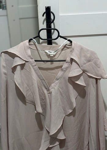 Pudra Fırfırlı V Yakalı Keten Bluz - Görsel 2