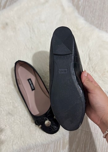 Nine West Siyah Yılan Desenli Kadın Ayakkabı - Görsel 3