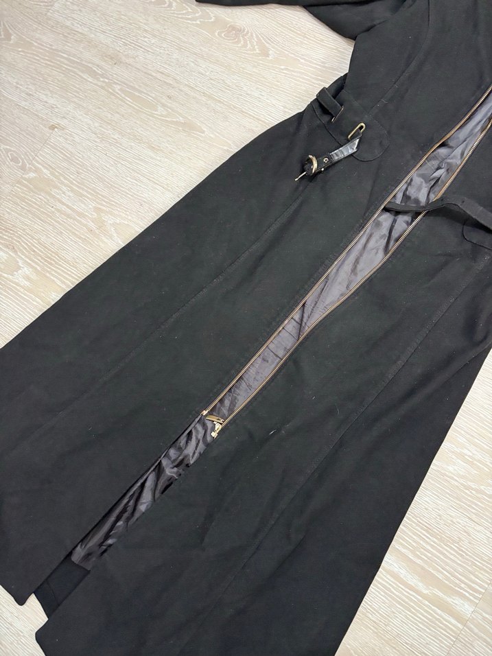 Uzun Siyah  Fermuarlı Kadın Kaban - Görsel 3