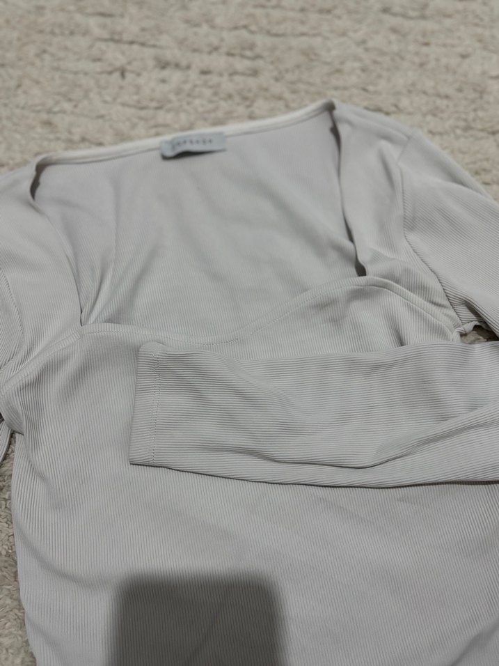 Beyaz V Yaka Uzun Kollu Kadın Bluz - Görsel 3