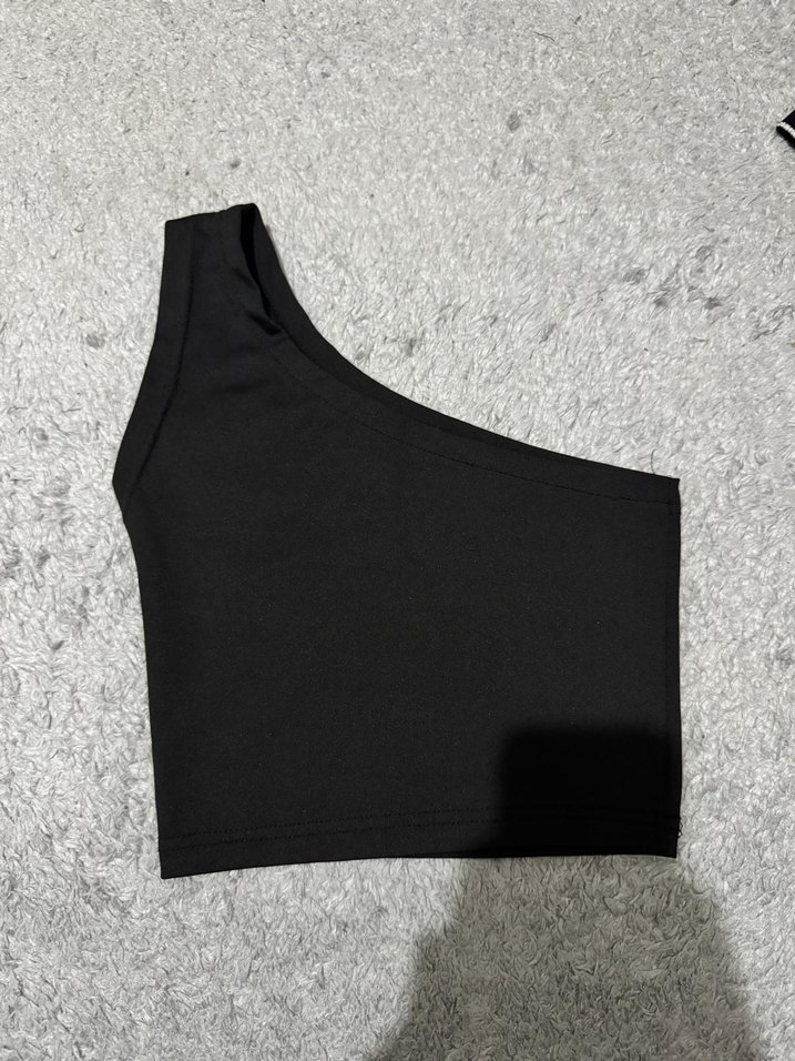 Kolsuz Siyah Crop Top - Görsel 2