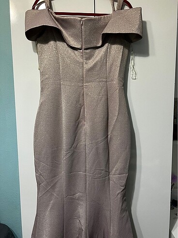 3 çeşit kol şekliyle kullanabileceğiniz çok şık uzun abiye - Görsel 4