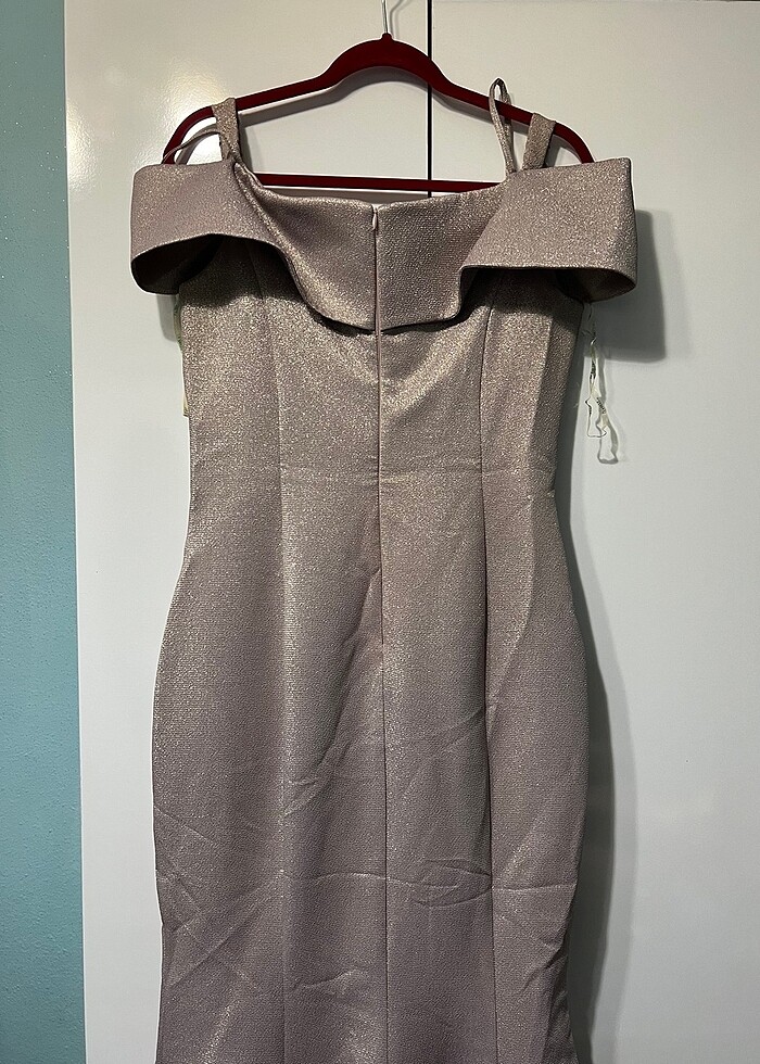 3 çeşit kol şekliyle kullanabileceğiniz çok şık uzun abiye - Görsel 5