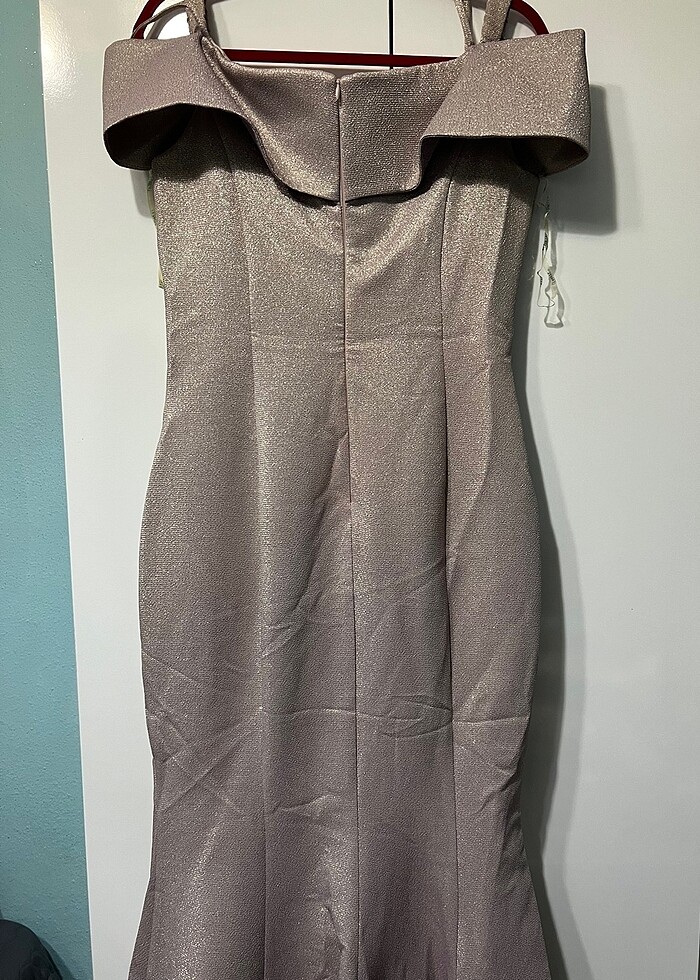 3 çeşit kol şekliyle kullanabileceğiniz çok şık uzun abiye - Görsel 4