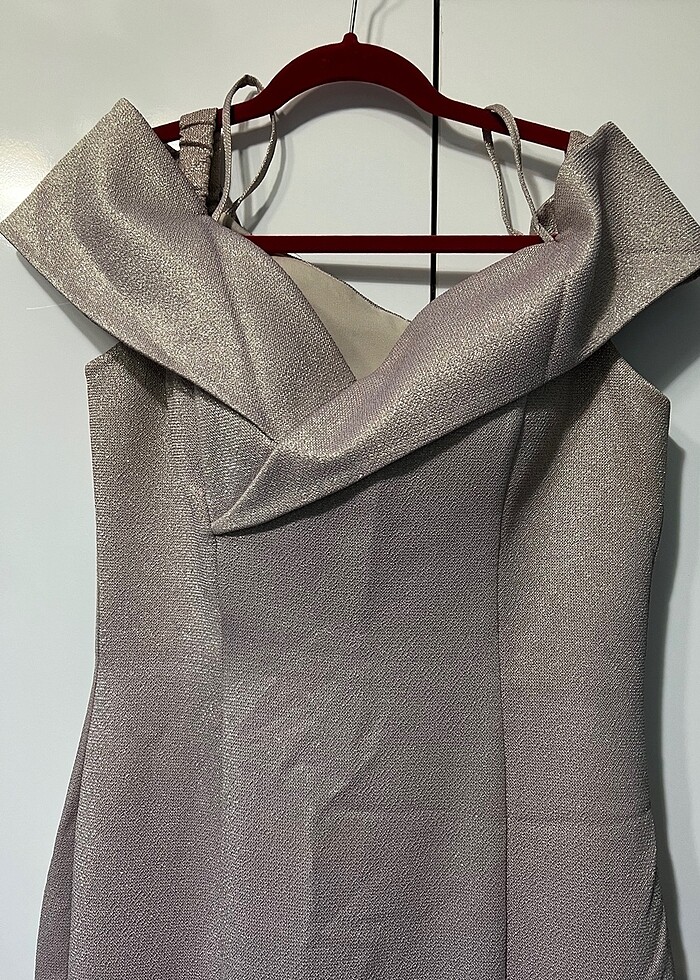 3 çeşit kol şekliyle kullanabileceğiniz çok şık uzun abiye - Görsel 2