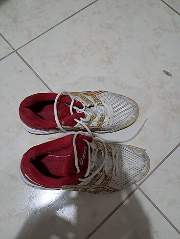 Beyaz asics