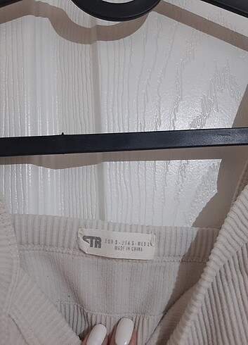 Stradivarius askılı crop