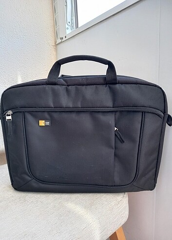 Case logic laptop çantası