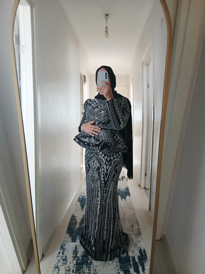 Uzun Siyah Gotik Desenli Kadın Elbise - Görsel 2