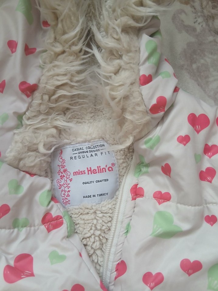 Beyaz Kapüşonlu Kız Çocuk Montu - Görsel 4